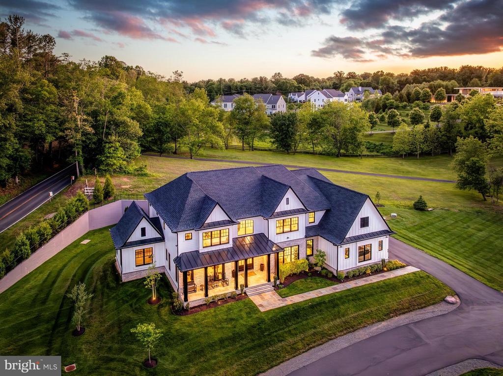952 WALKER ROAD