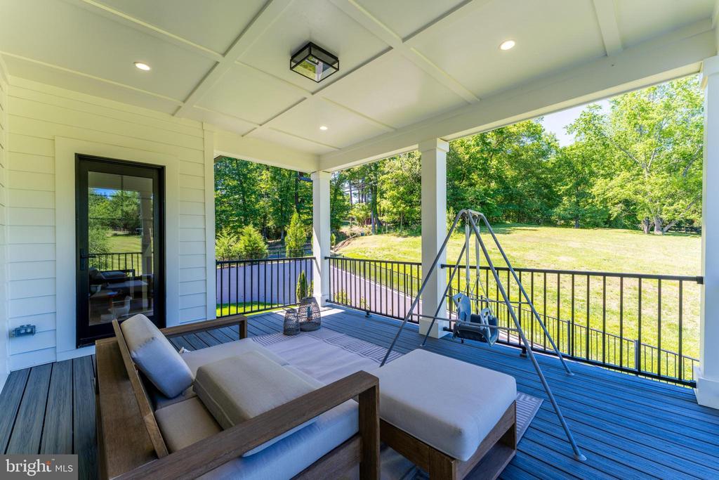 952 WALKER ROAD