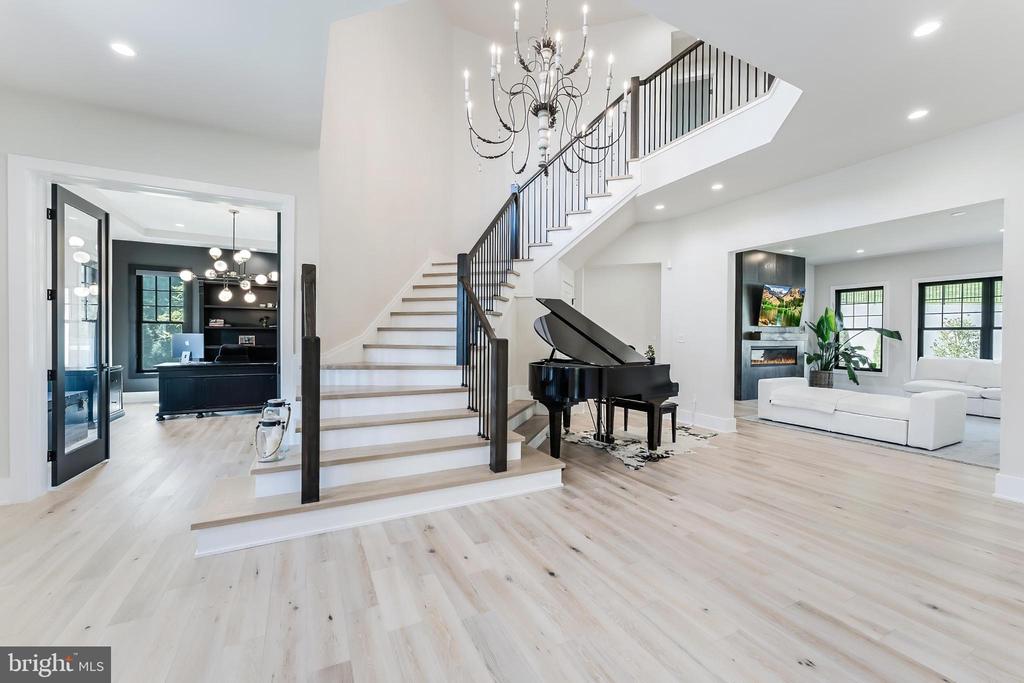 952 WALKER ROAD
