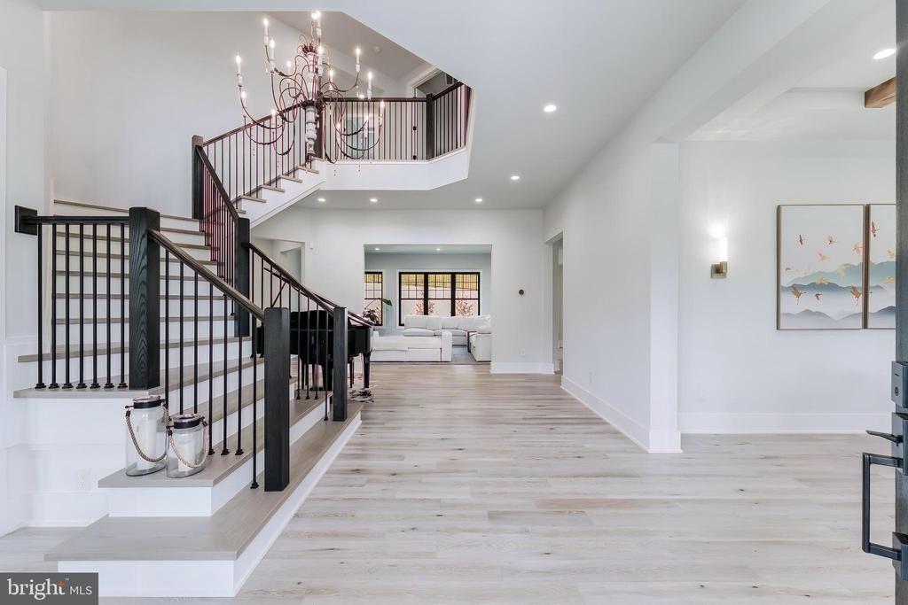 952 WALKER ROAD