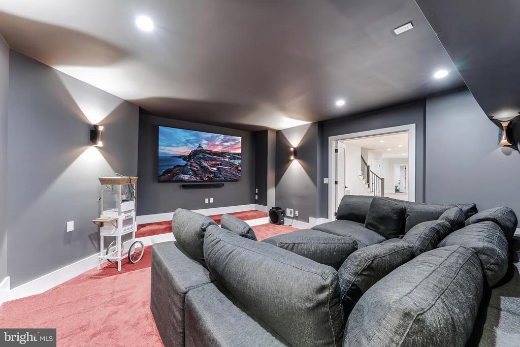 952 WALKER ROAD