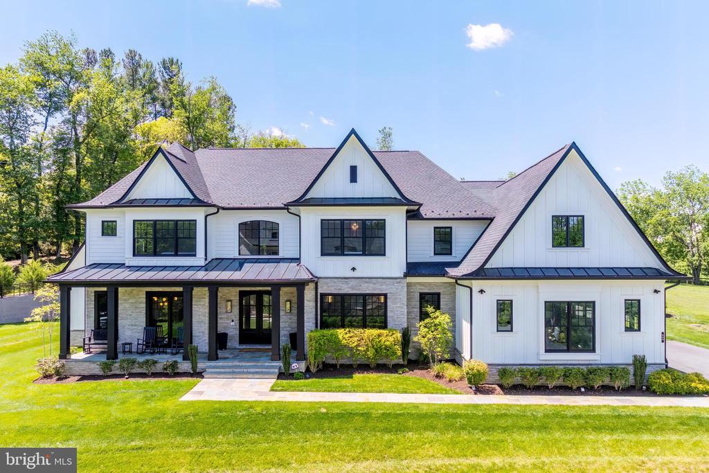 952 WALKER ROAD