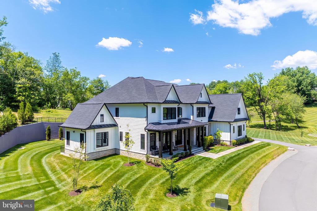 952 WALKER ROAD