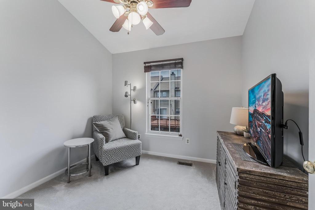 6033 KESTNER CIRCLE