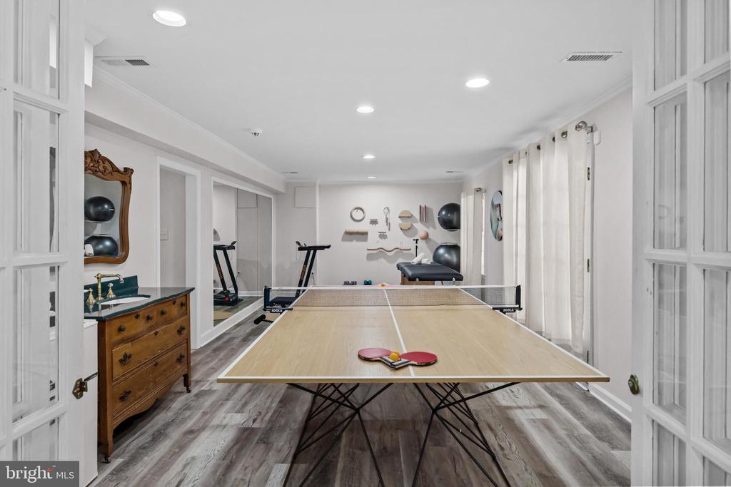 9405 LAGOVISTA COURT