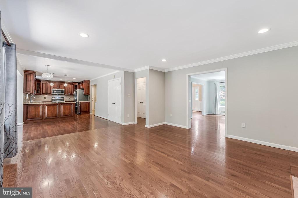 11618 HOLLY BRIAR LANE