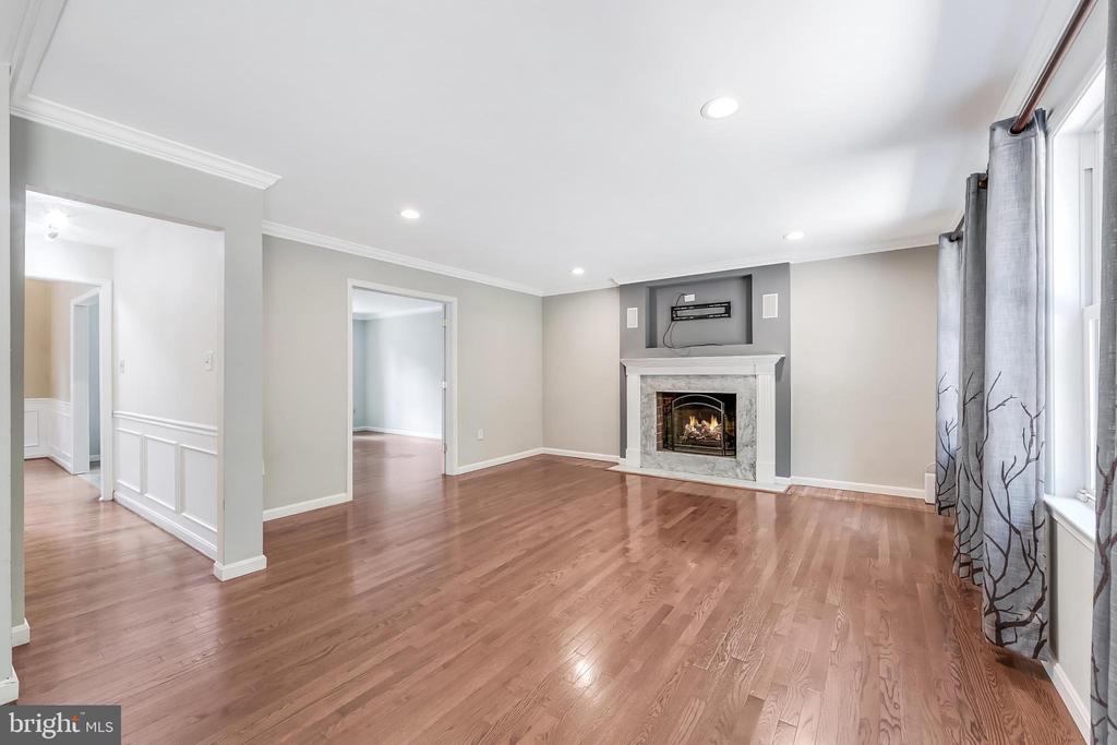 11618 HOLLY BRIAR LANE