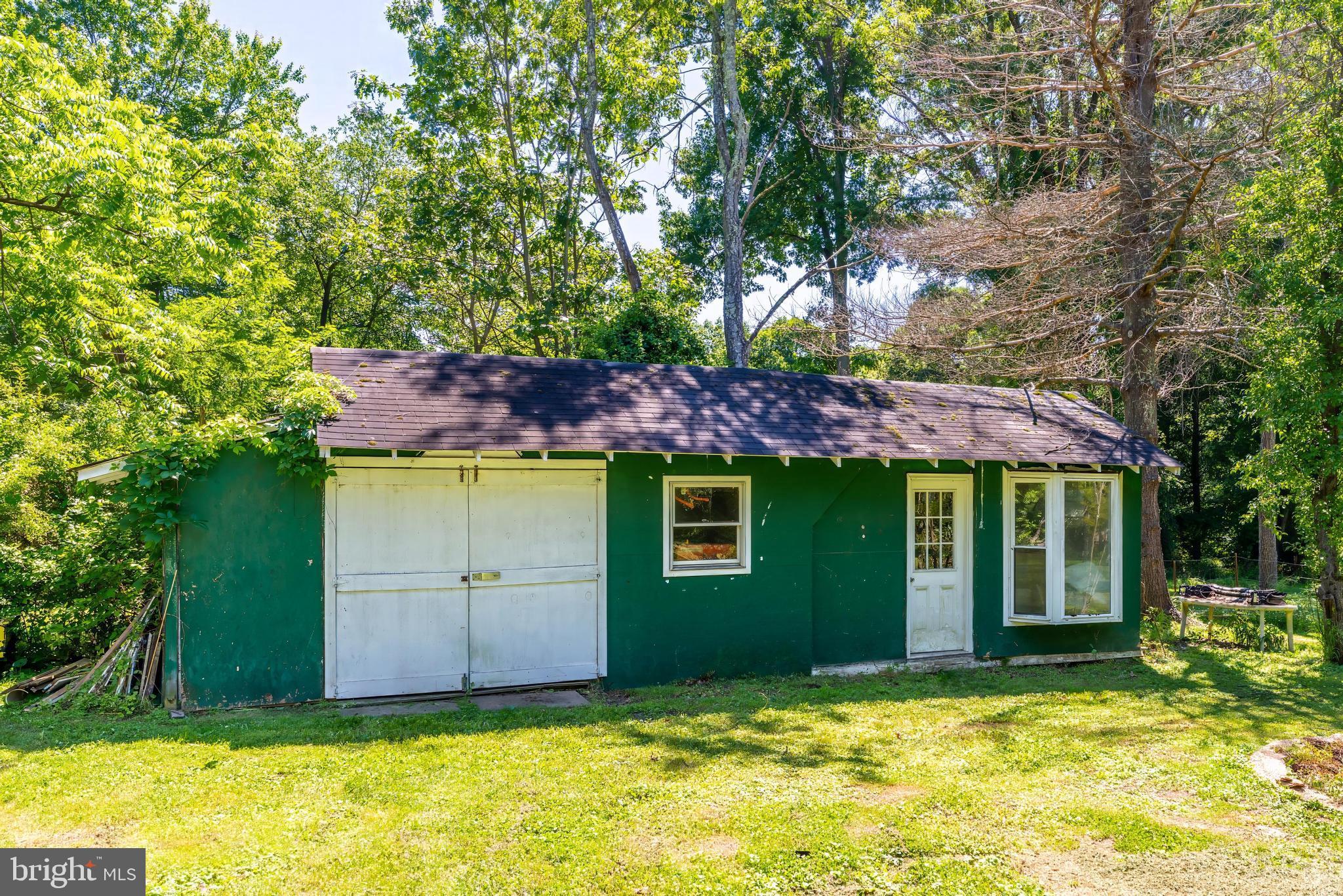 518 GOLDSMITH LANE