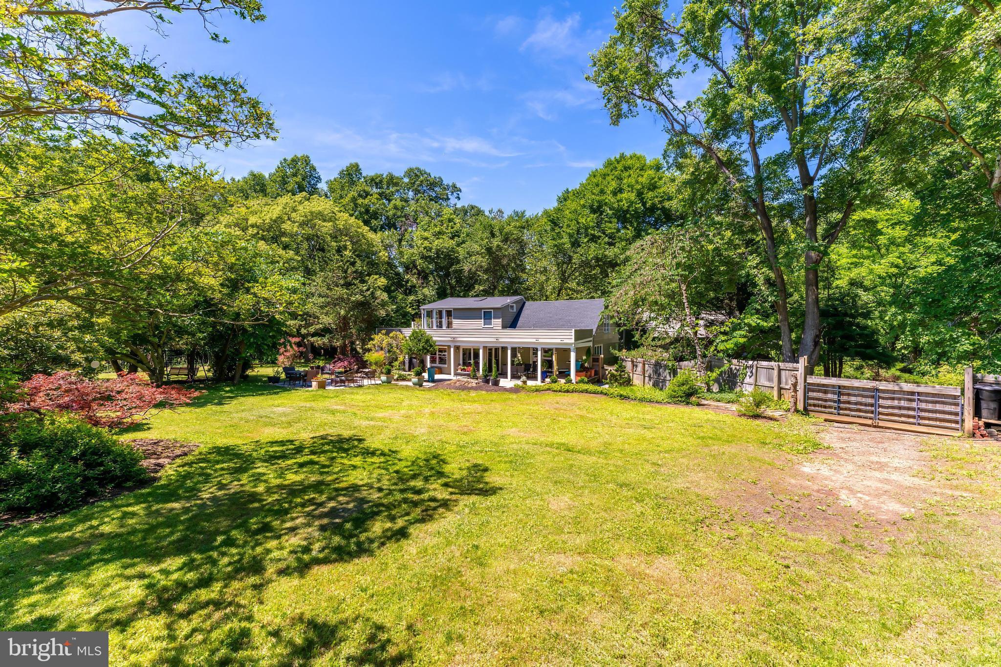 518 GOLDSMITH LANE