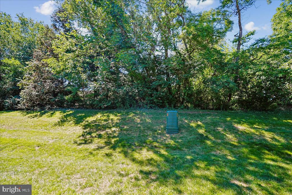 2087 HOPEWOOD DRIVE
