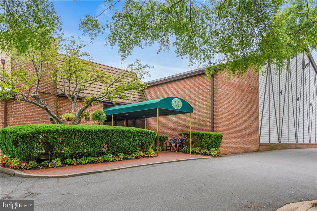 2087 HOPEWOOD DRIVE
