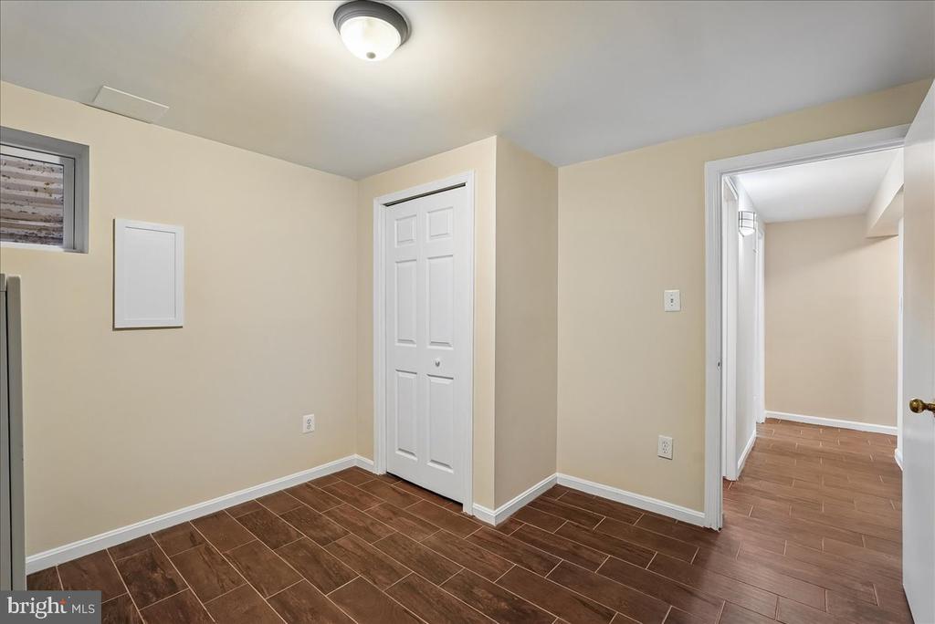 2087 HOPEWOOD DRIVE