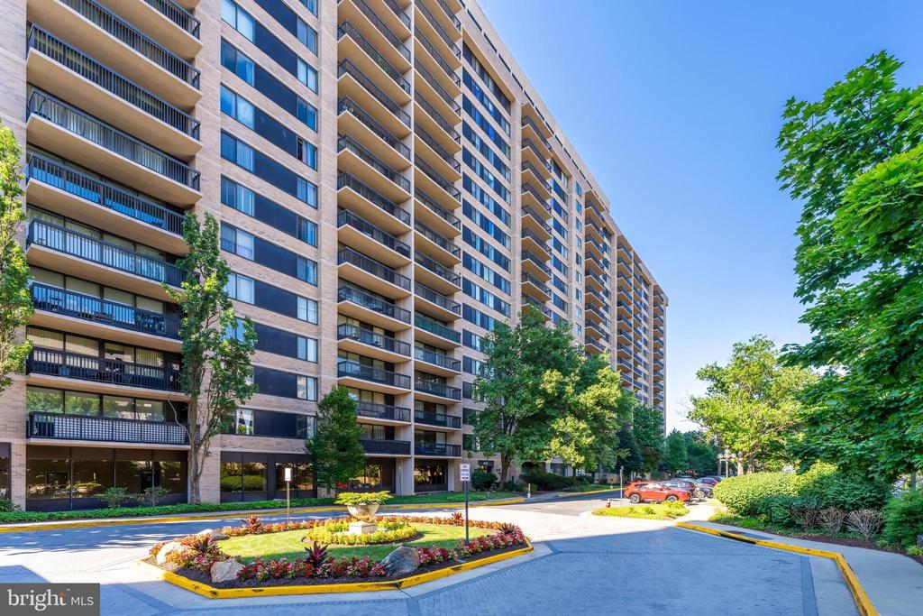 3713 S GEORGE MASON DRIVE 1604