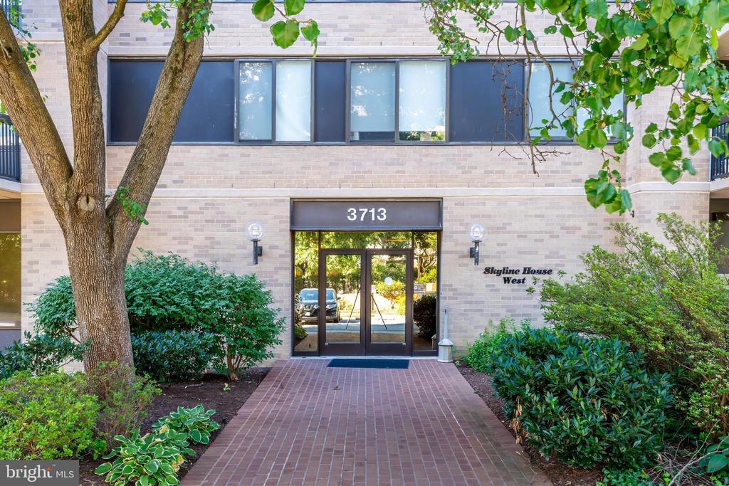 3713 S GEORGE MASON DRIVE 1604