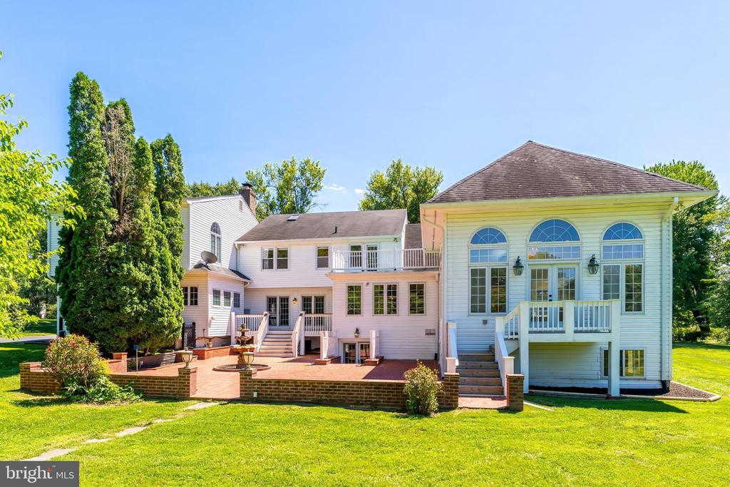 10520 HUNTING CREST LANE