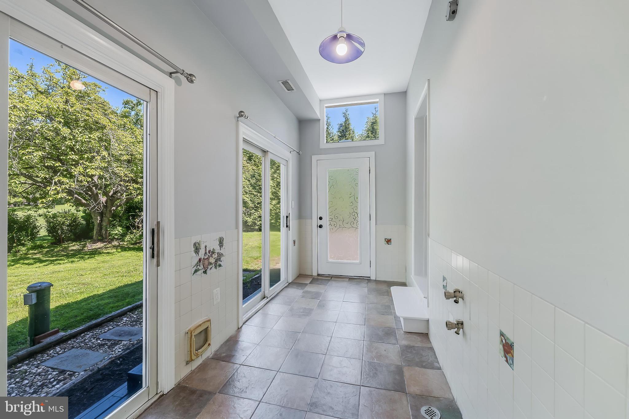 10520 HUNTING CREST LANE