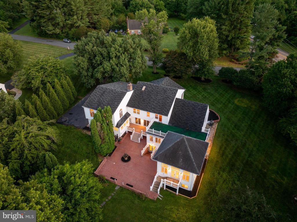 10520 HUNTING CREST LANE