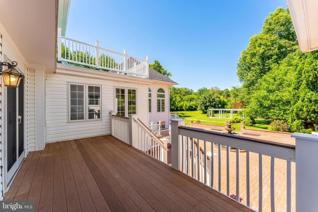 10520 HUNTING CREST LANE