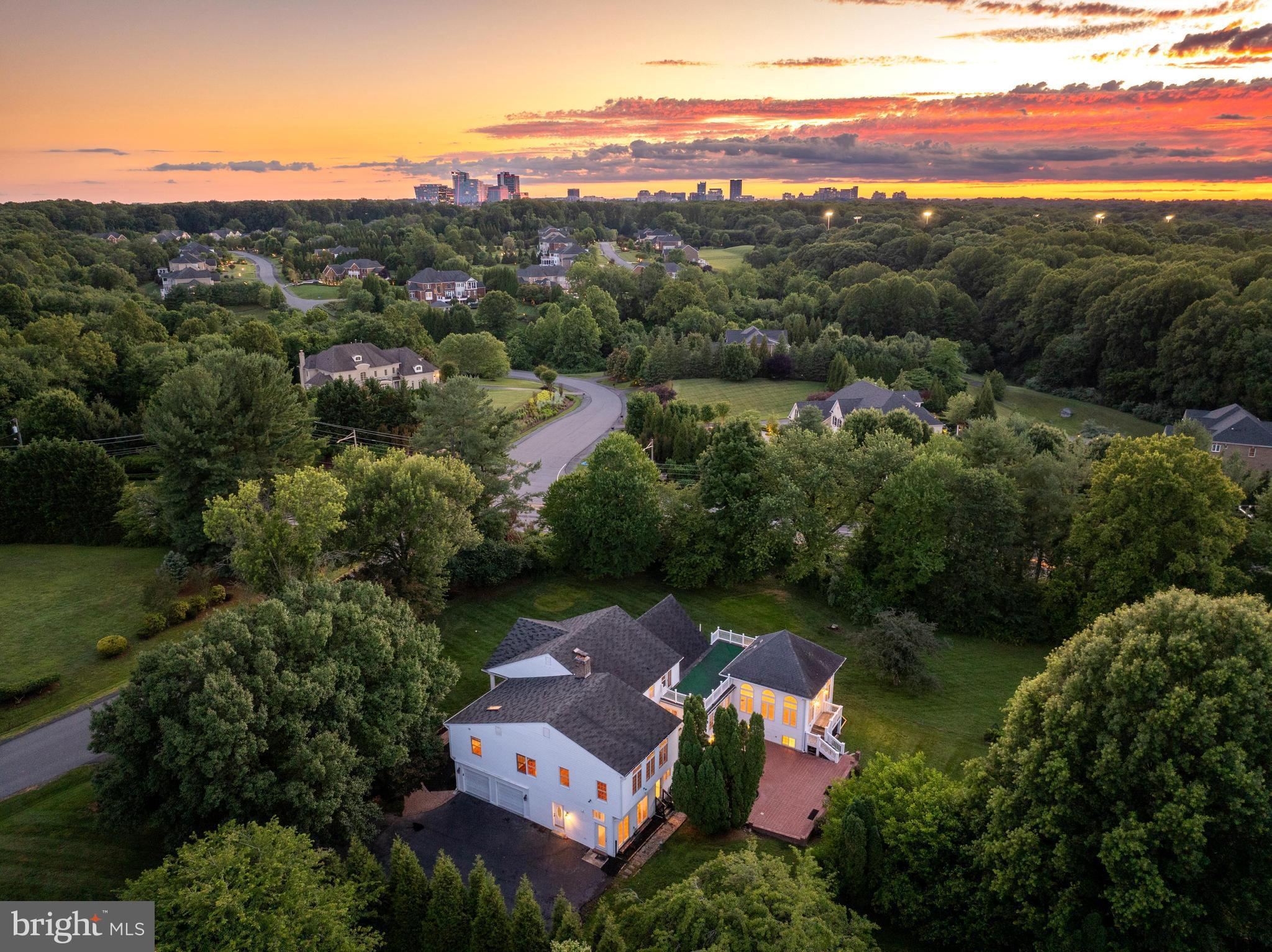 10520 HUNTING CREST LANE