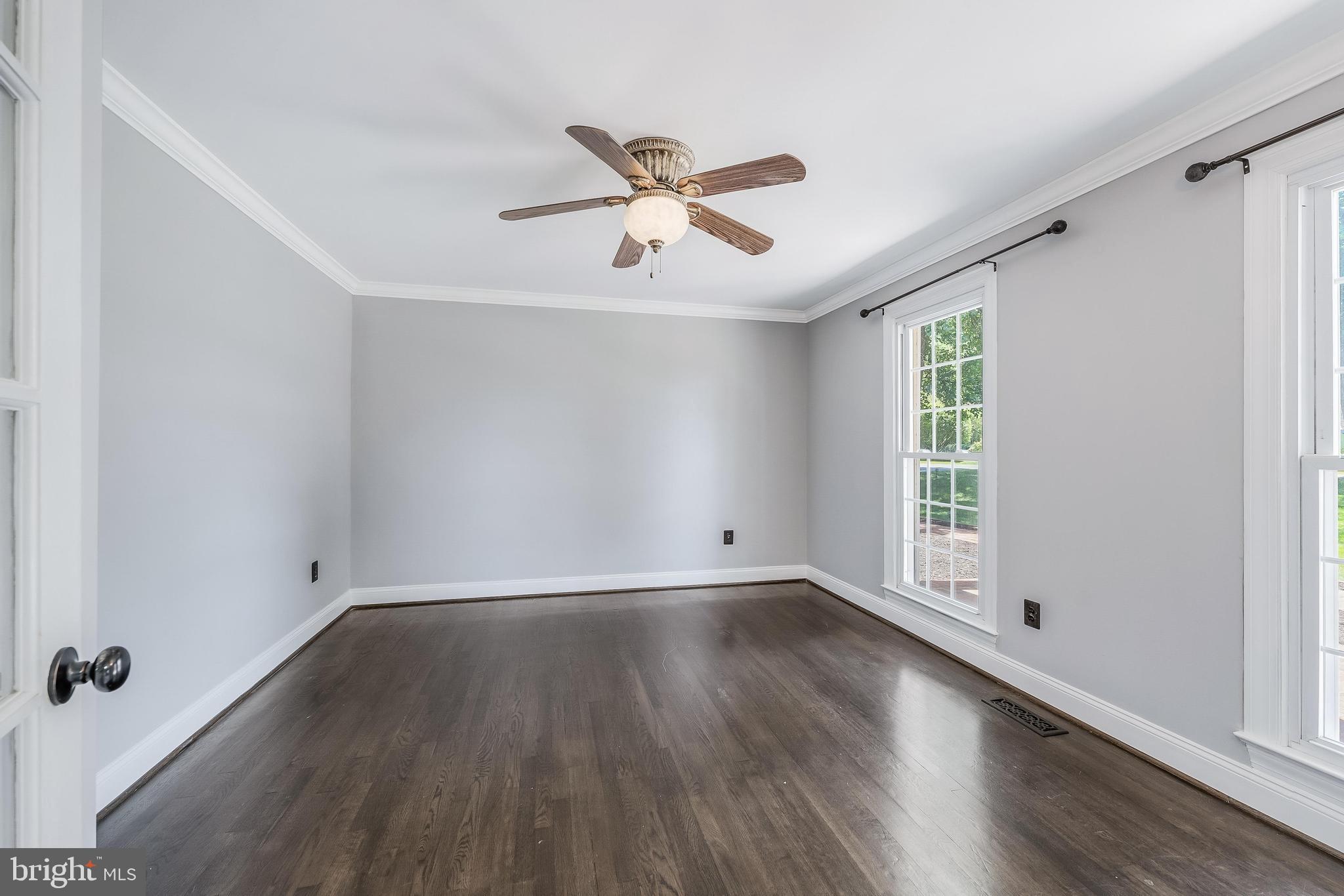 10520 HUNTING CREST LANE