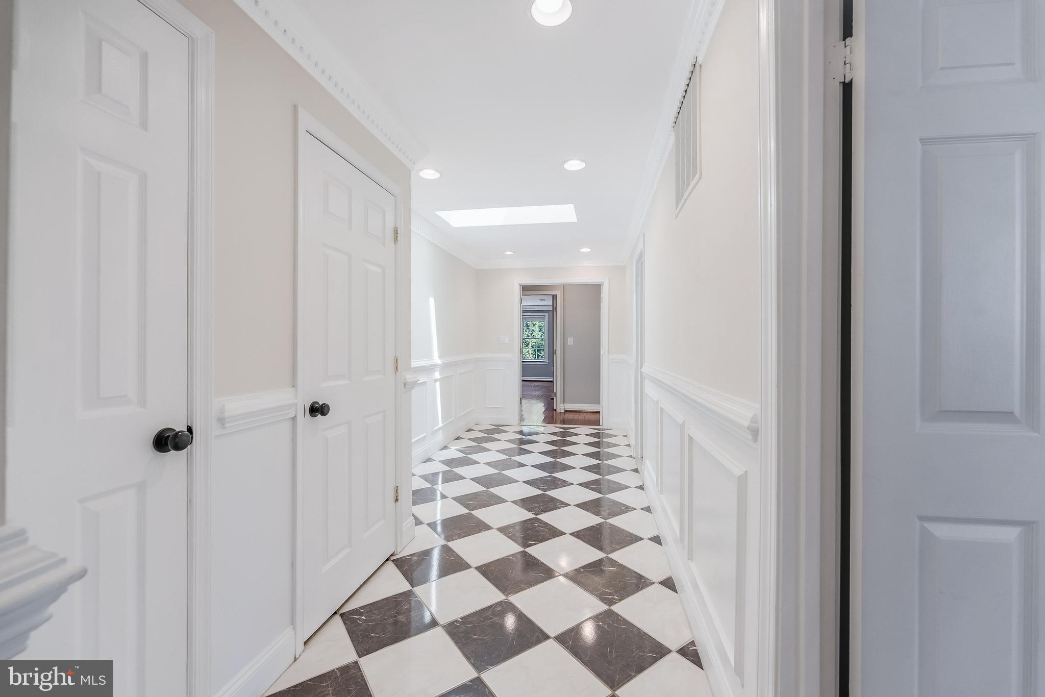 10520 HUNTING CREST LANE