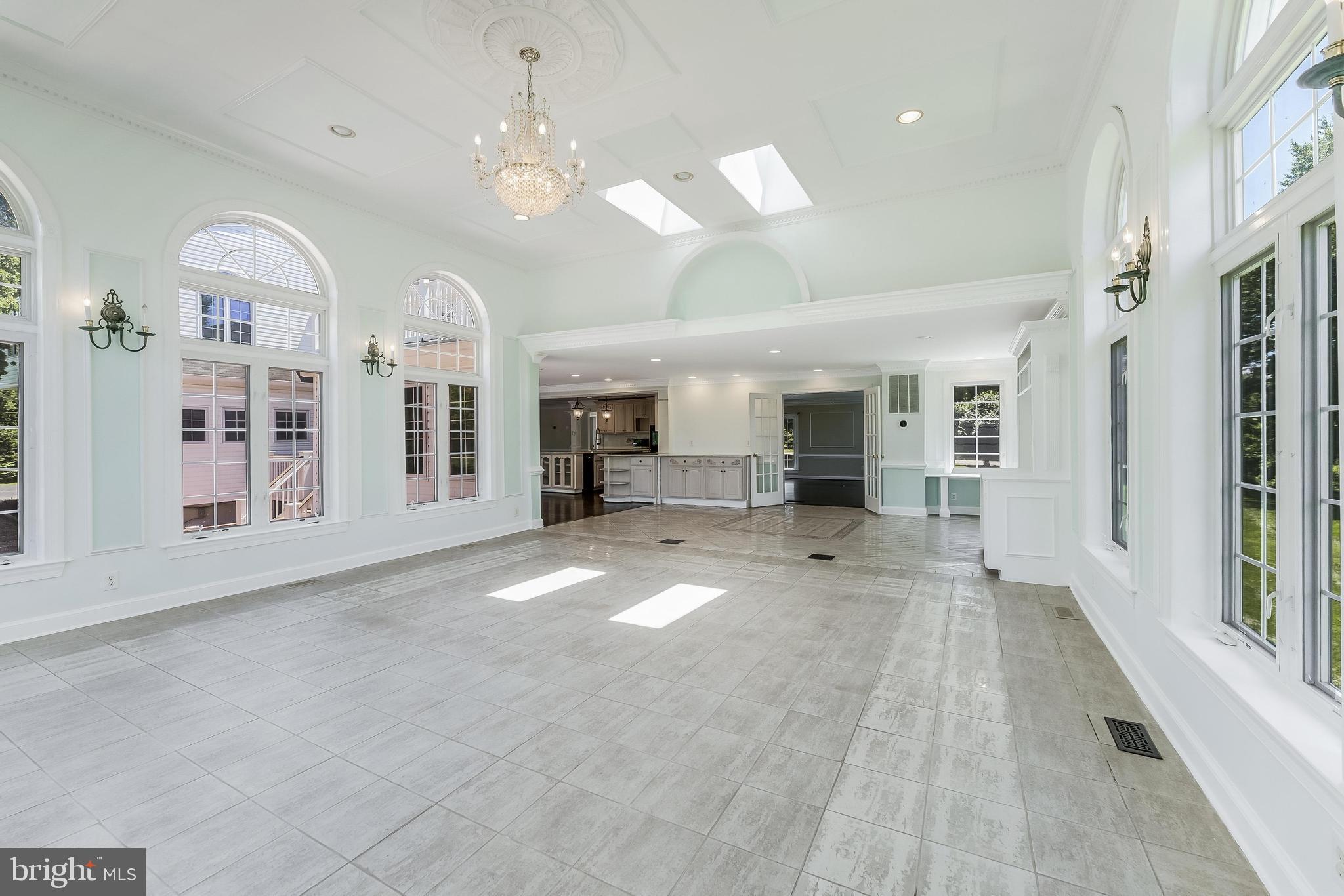 10520 HUNTING CREST LANE