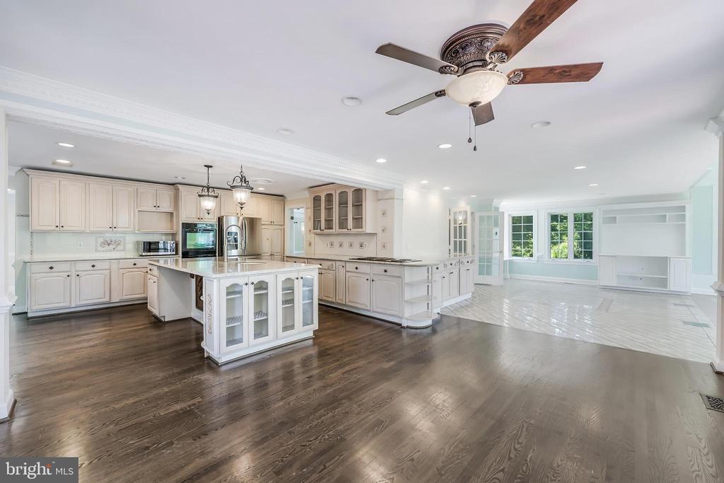 10520 HUNTING CREST LANE