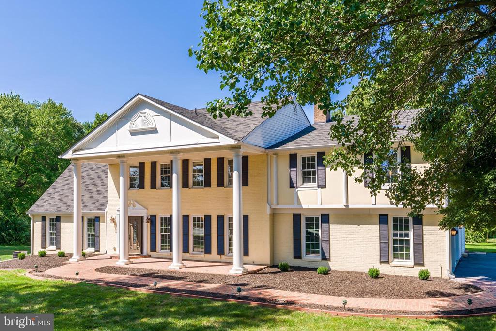 10520 HUNTING CREST LANE