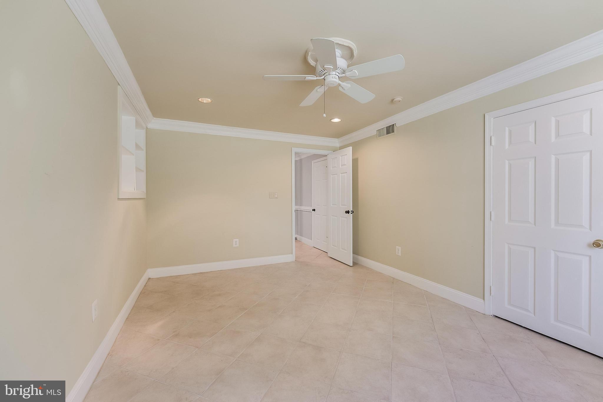 10520 HUNTING CREST LANE