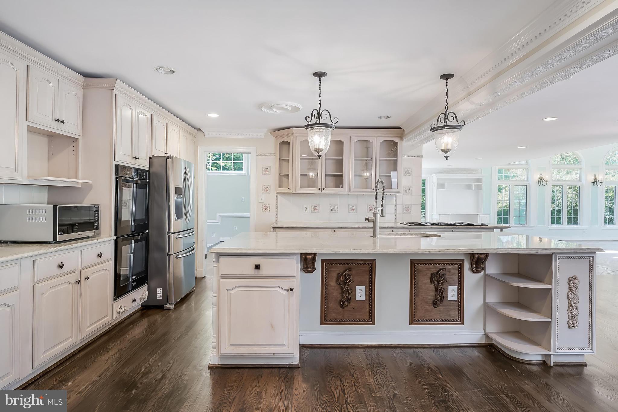 10520 HUNTING CREST LANE