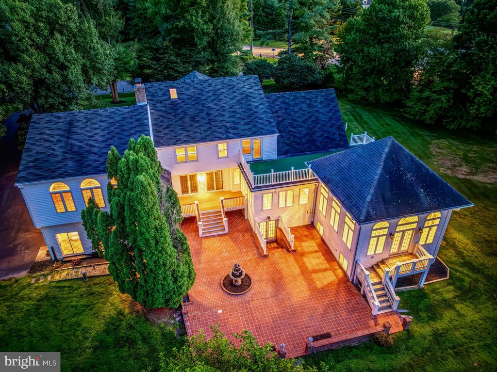 10520 HUNTING CREST LANE