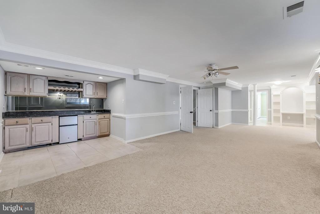 10520 HUNTING CREST LANE