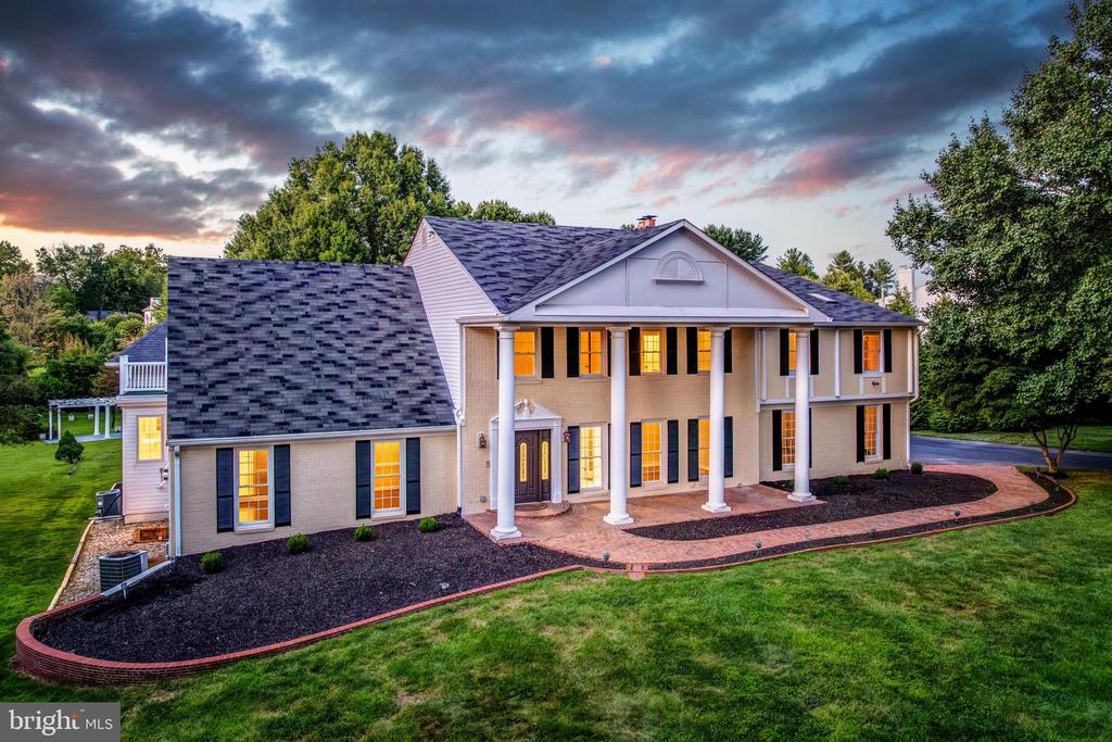 10520 HUNTING CREST LANE