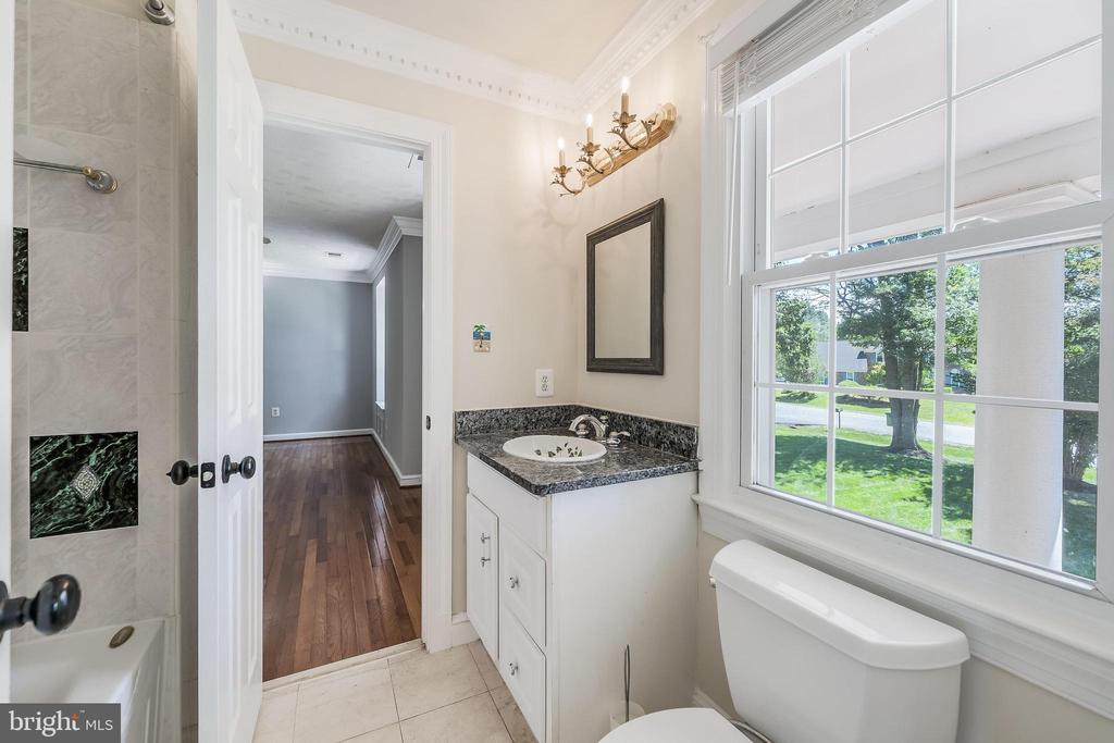 10520 HUNTING CREST LANE