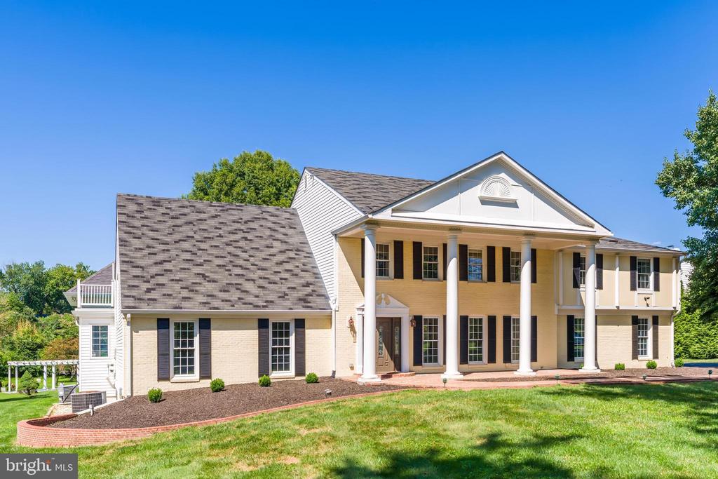 10520 HUNTING CREST LANE