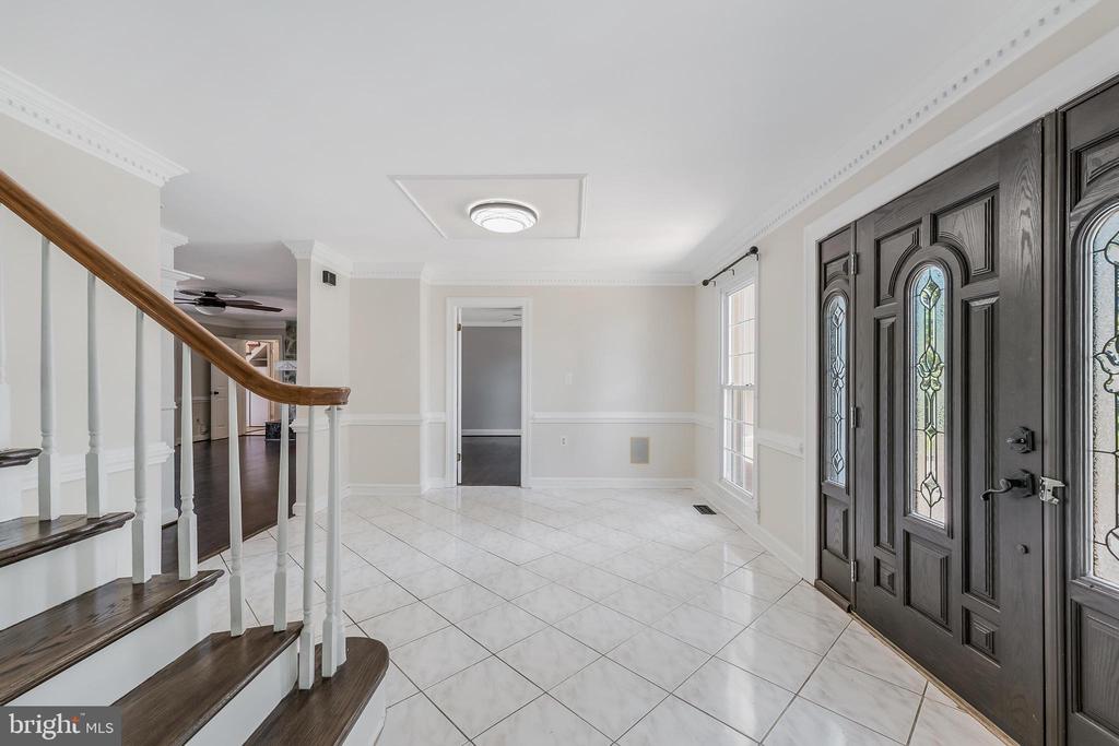 10520 HUNTING CREST LANE