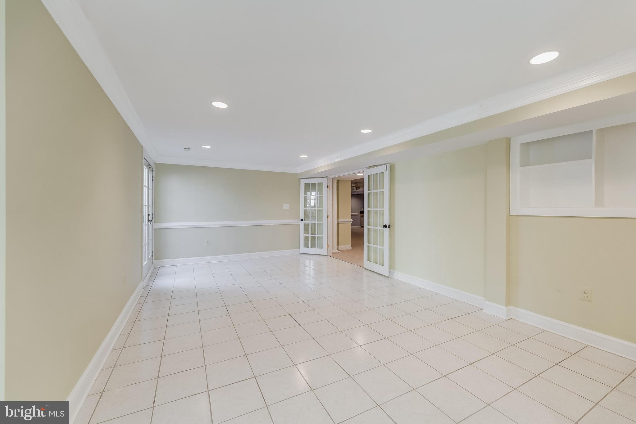10520 HUNTING CREST LANE
