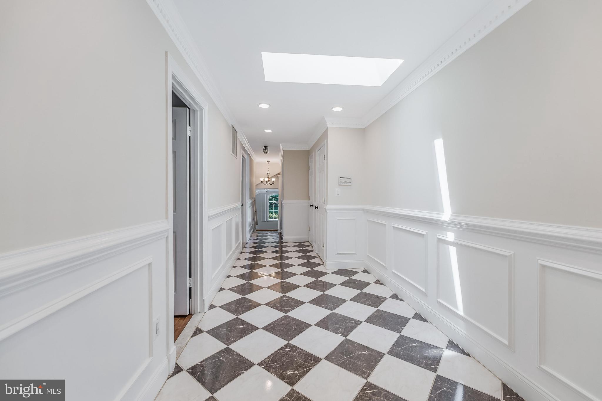10520 HUNTING CREST LANE