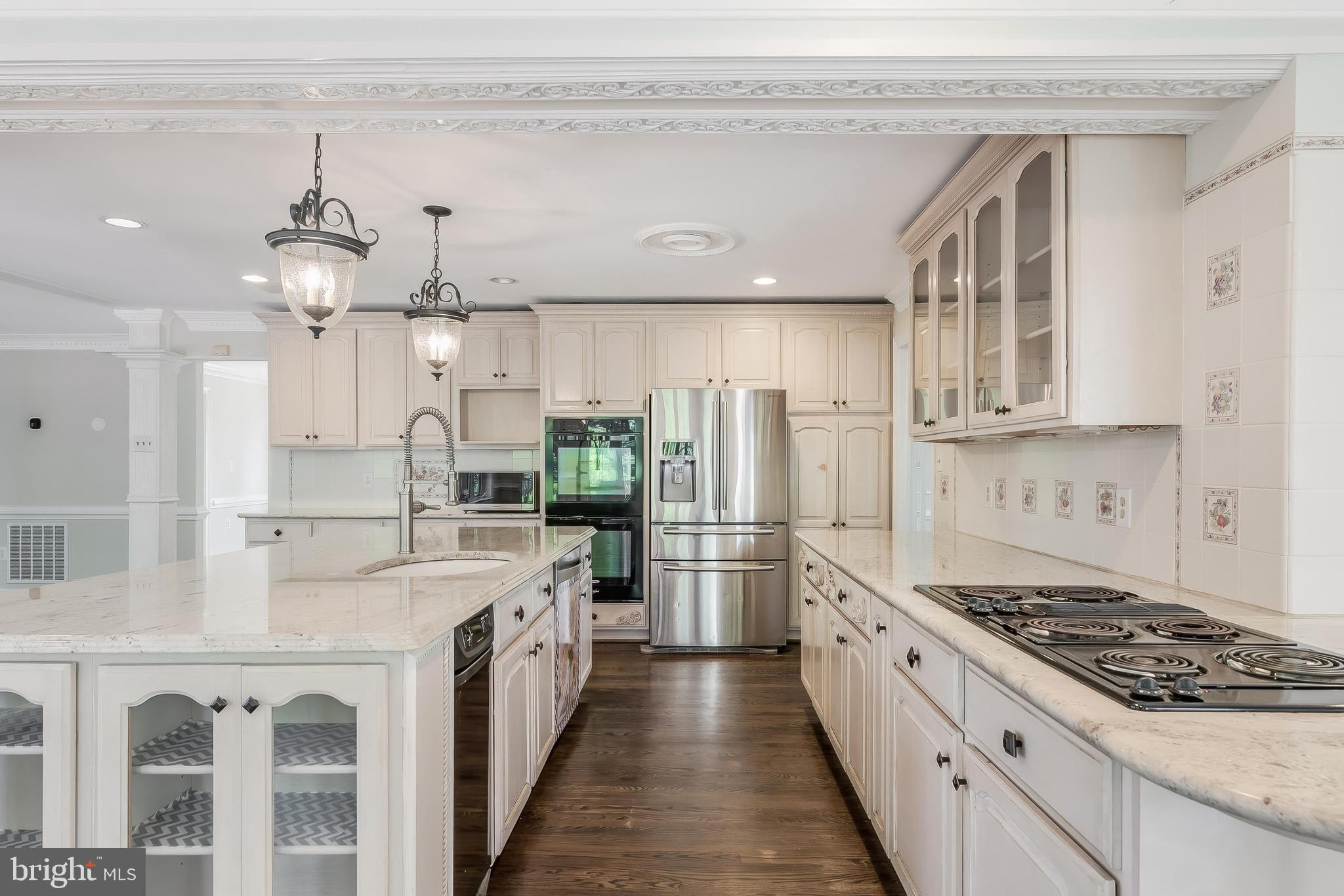 10520 HUNTING CREST LANE