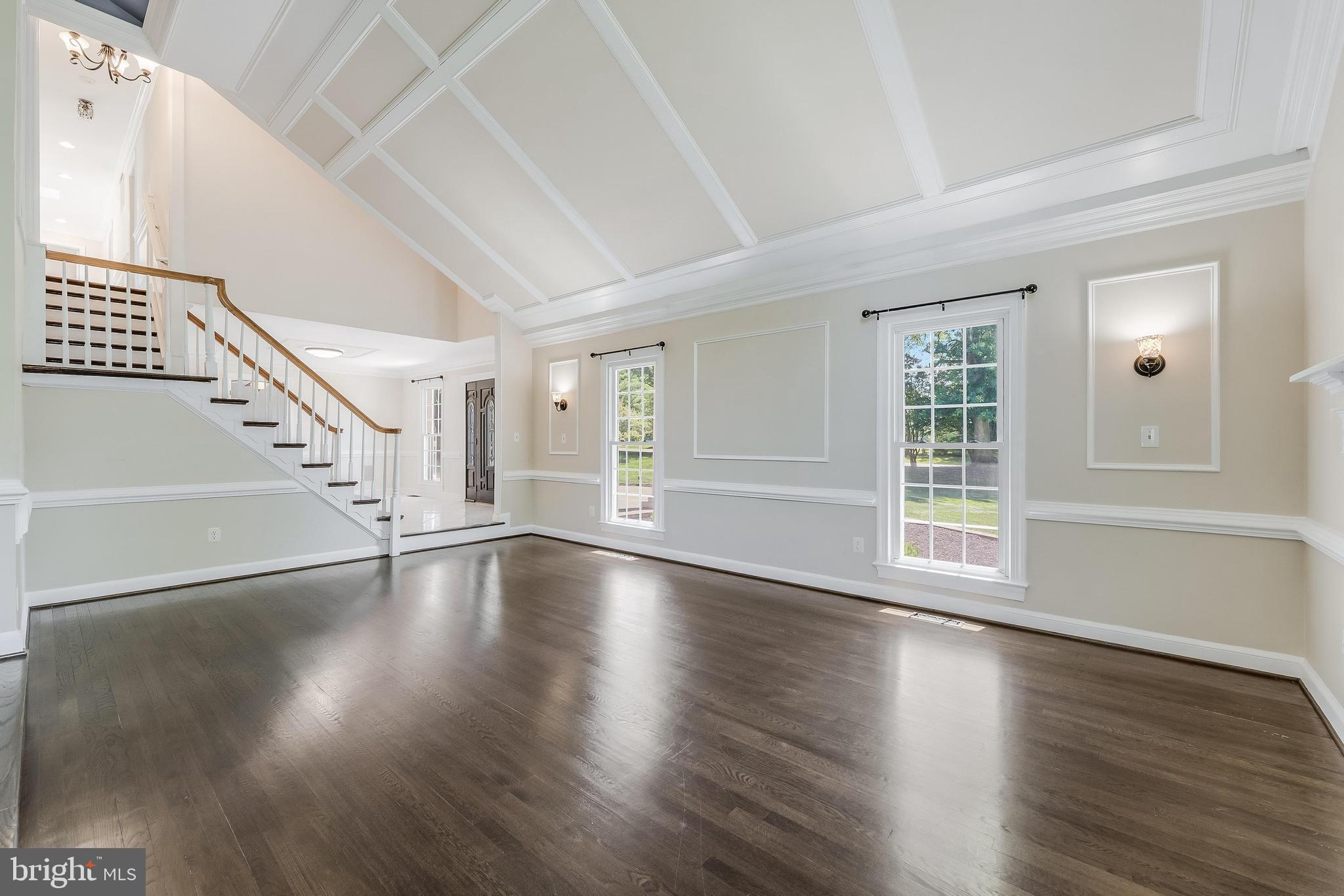 10520 HUNTING CREST LANE