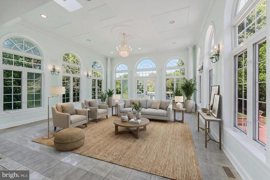 10520 HUNTING CREST LANE