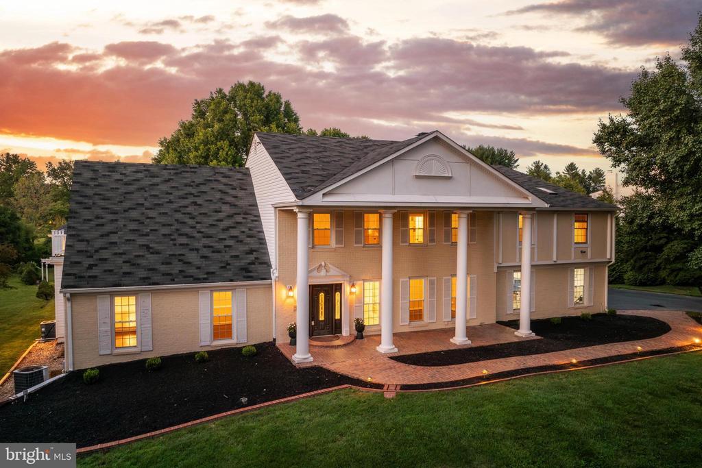 10520 HUNTING CREST LANE