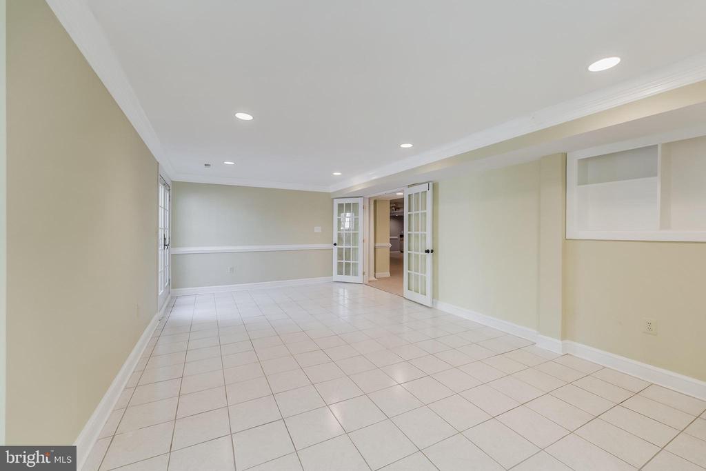 10520 HUNTING CREST LANE