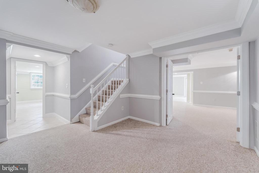 10520 HUNTING CREST LANE