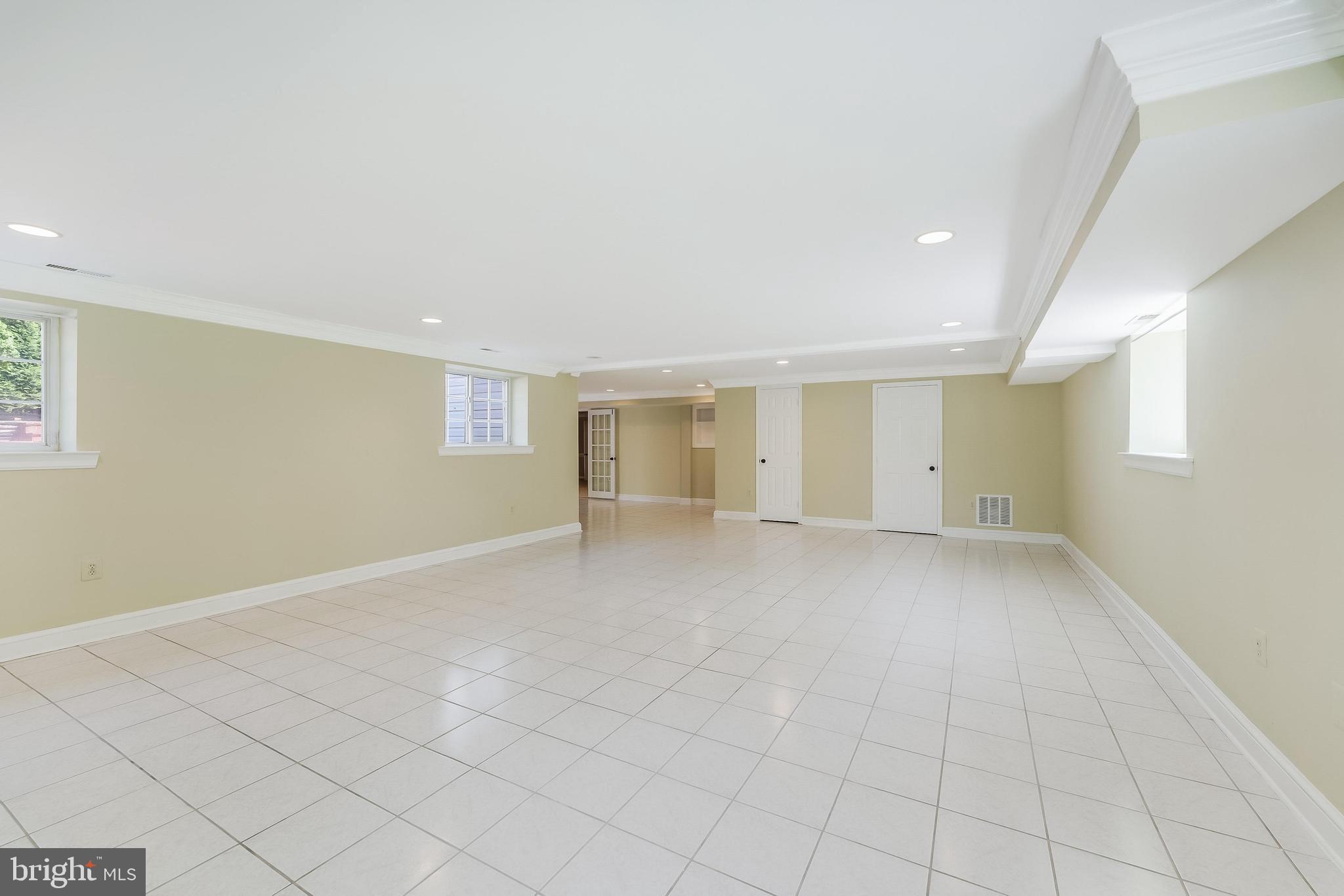 10520 HUNTING CREST LANE