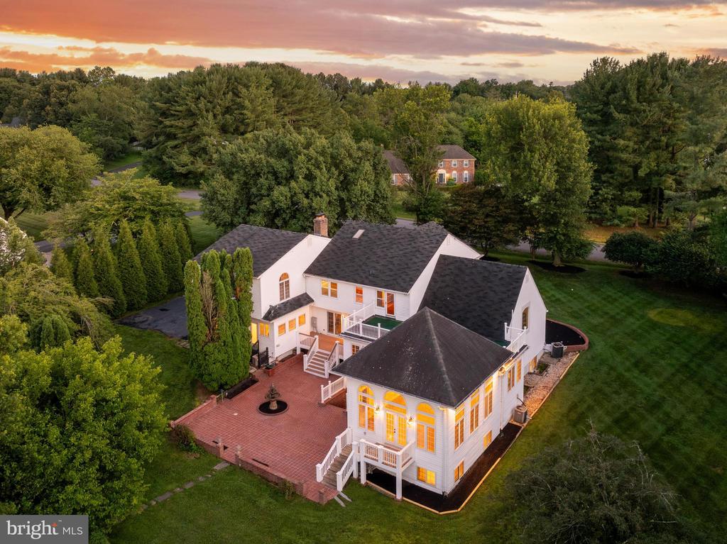 10520 HUNTING CREST LANE