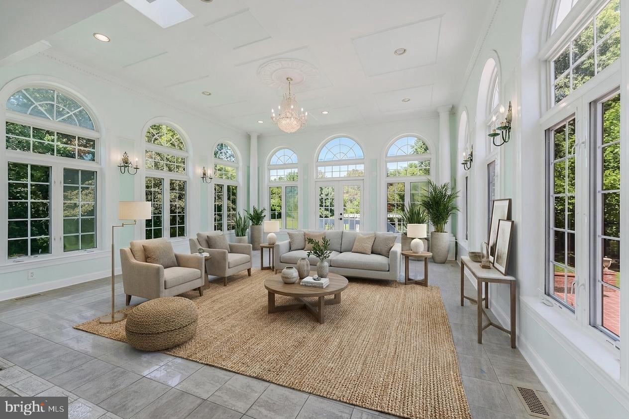 10520 HUNTING CREST LANE