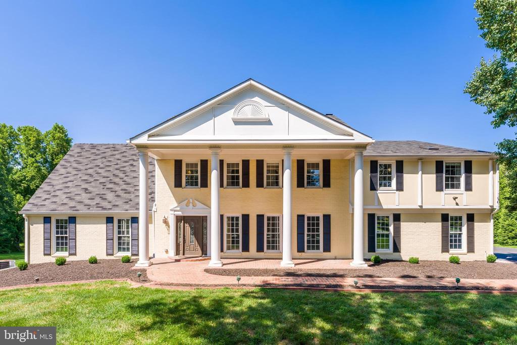 10520 HUNTING CREST LANE
