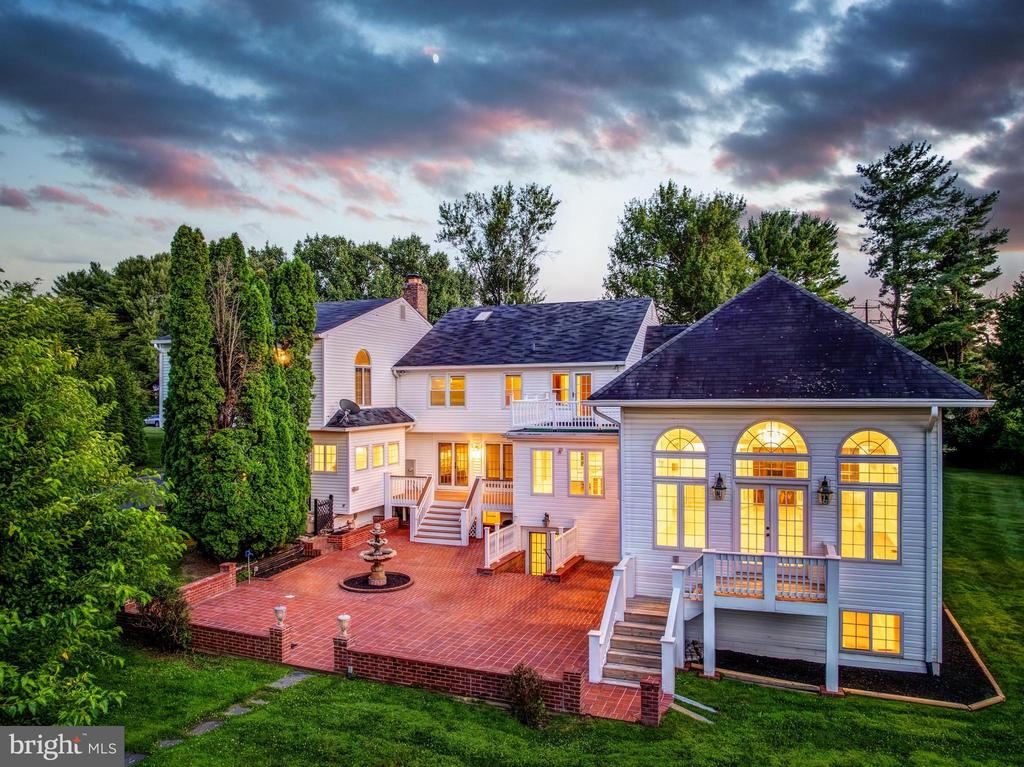 10520 HUNTING CREST LANE