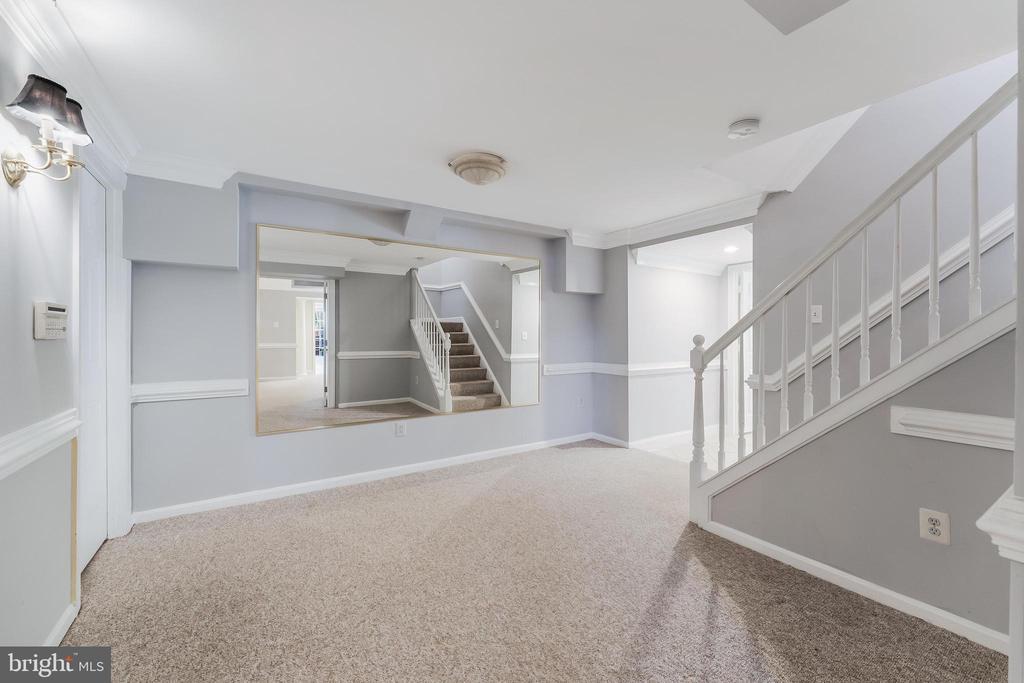 10520 HUNTING CREST LANE